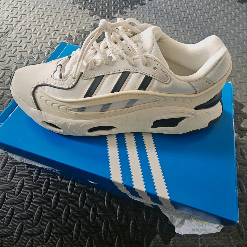 Men's Oznova Shoes NWT